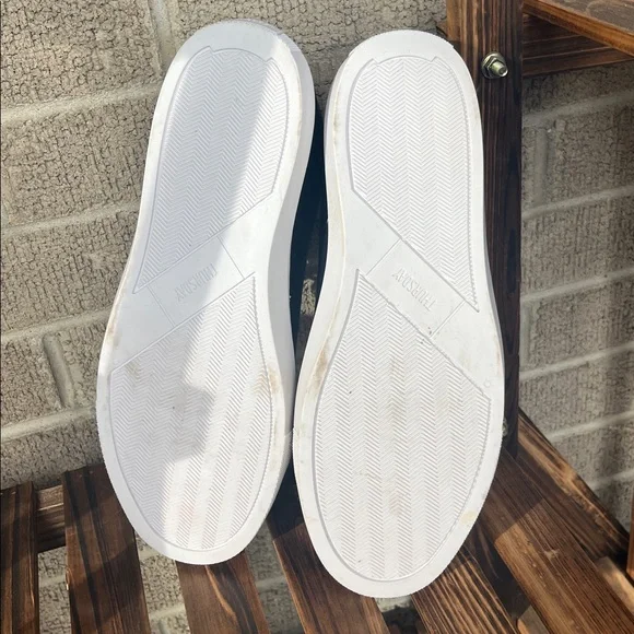 Thursday Women’s Black Leather Sneakers Size 8.5 - Picture 9 of 12